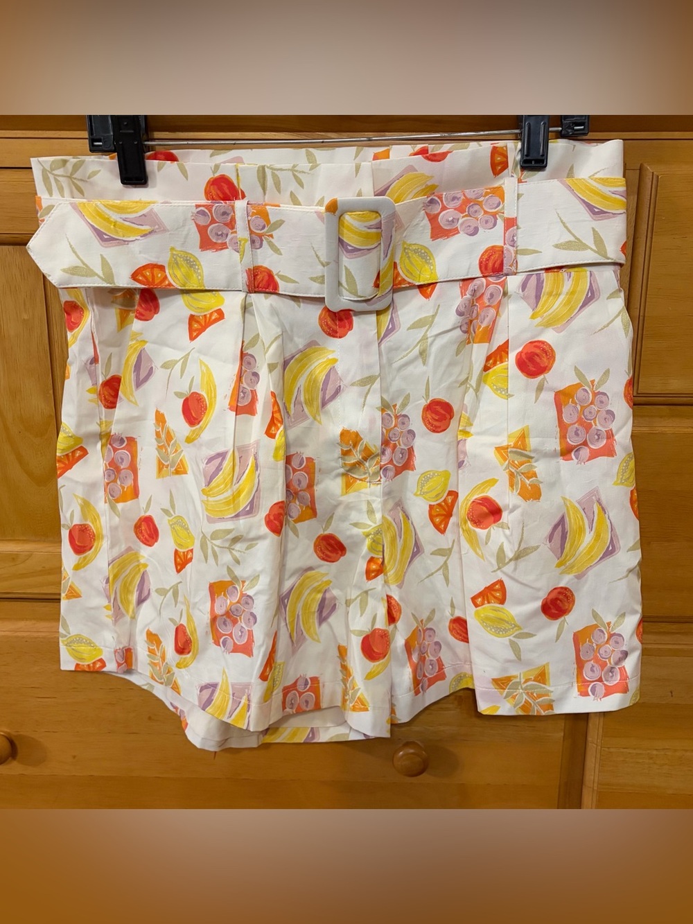 Glamorous Womens High Waisted Shorts w/All-Over Tropical Fruit Print Size 10 New